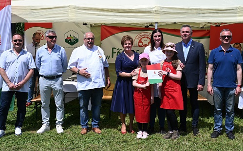Hungarikummal főztek a Főzz és Segíts! jótékonysági főzésen a Gyulai Pálinkafesztiválon